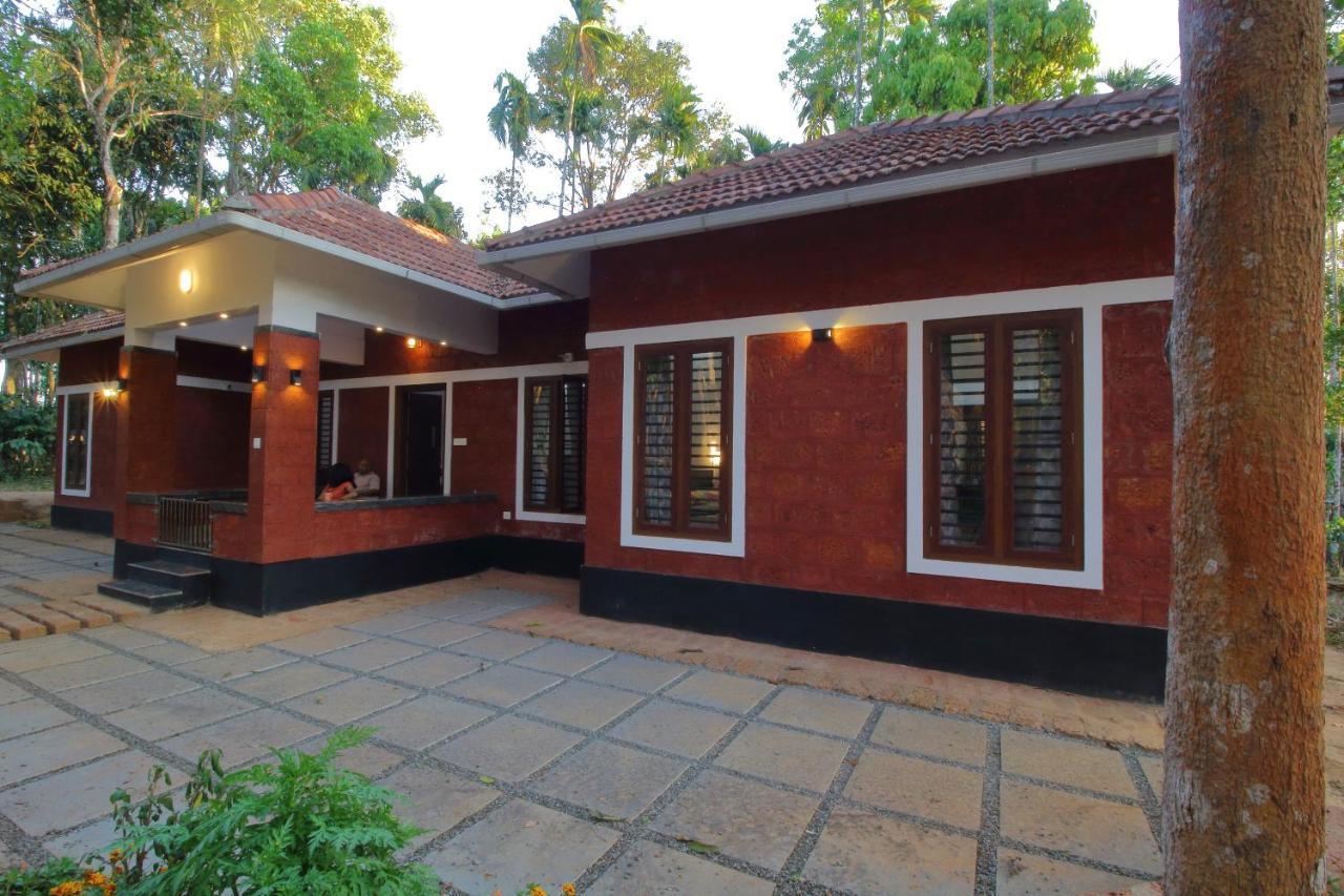 Tall Trees - Modern Forest Villa In Wayanad Sultan Bathery Bagian luar foto