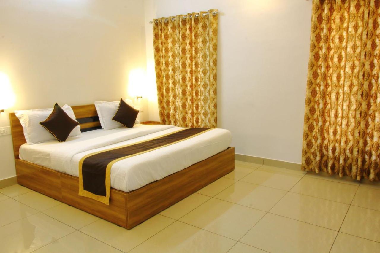 Tall Trees - Modern Forest Villa In Wayanad Sultan Bathery Bagian luar foto