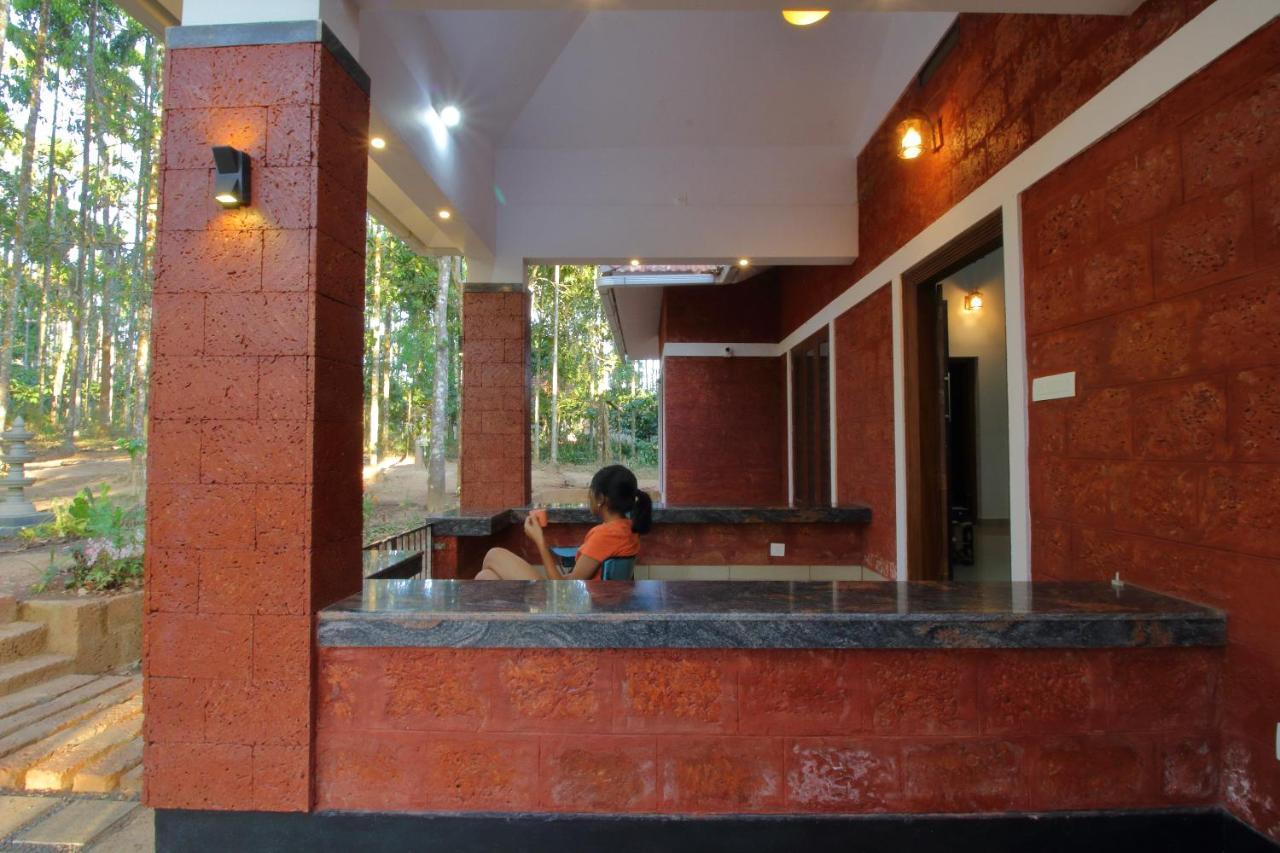 Tall Trees - Modern Forest Villa In Wayanad Sultan Bathery Bagian luar foto