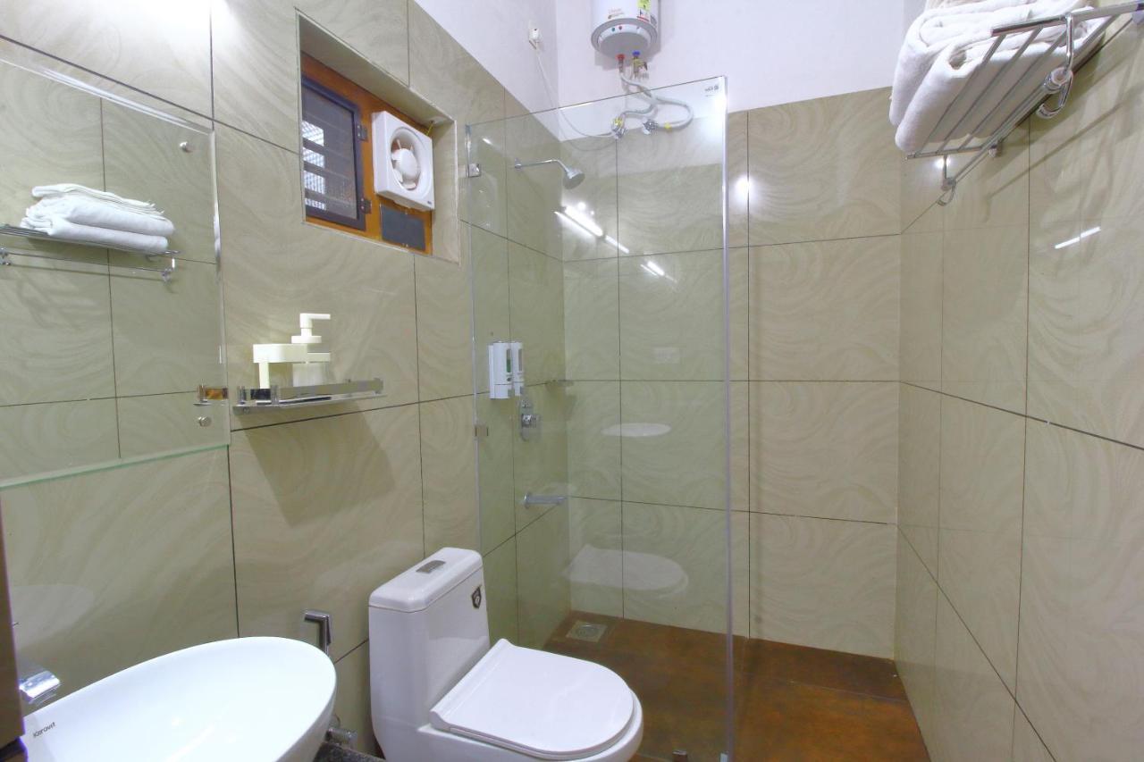 Tall Trees - Modern Forest Villa In Wayanad Sultan Bathery Bagian luar foto